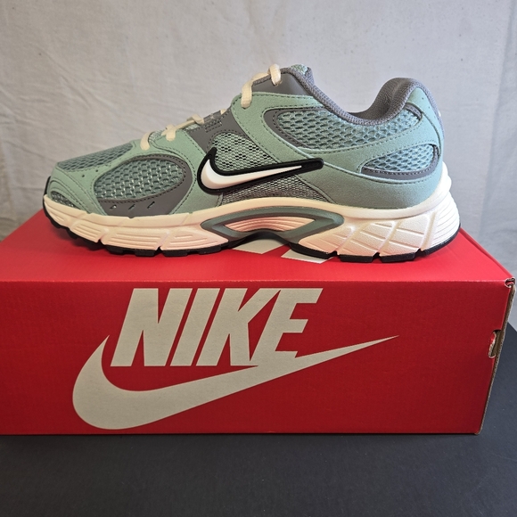 Nike V5 RNR Suede Womens Sneakers Sz 9 - Picture 12 of 14